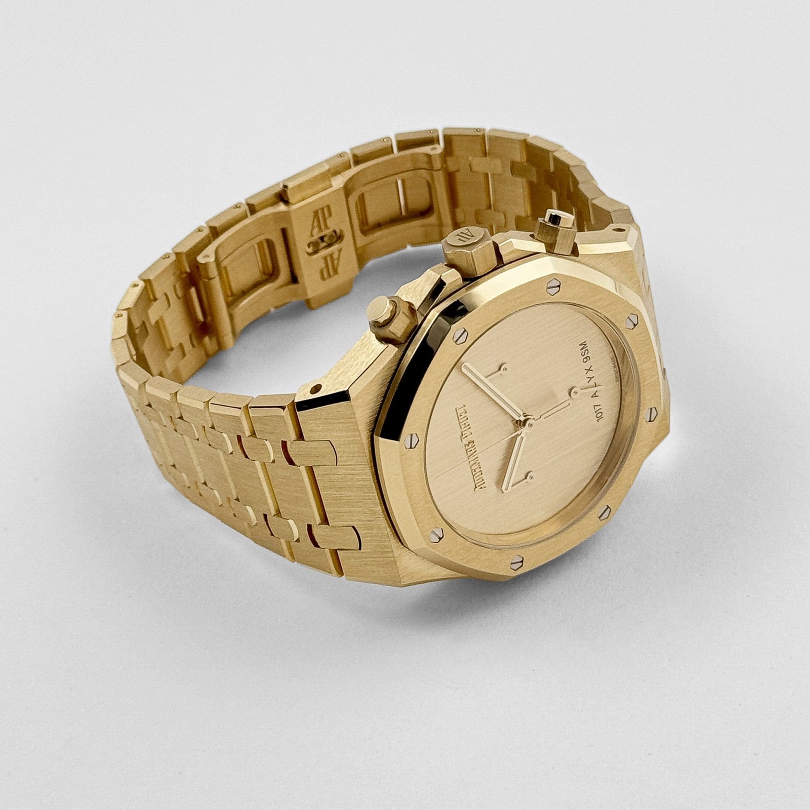 Audemars Piguet Royal Oak Chronograph 26240BA.OO.1320BA.01 '1017 ALYX 9SM' Yellow Gold Limited Edition of 202 - Image 9