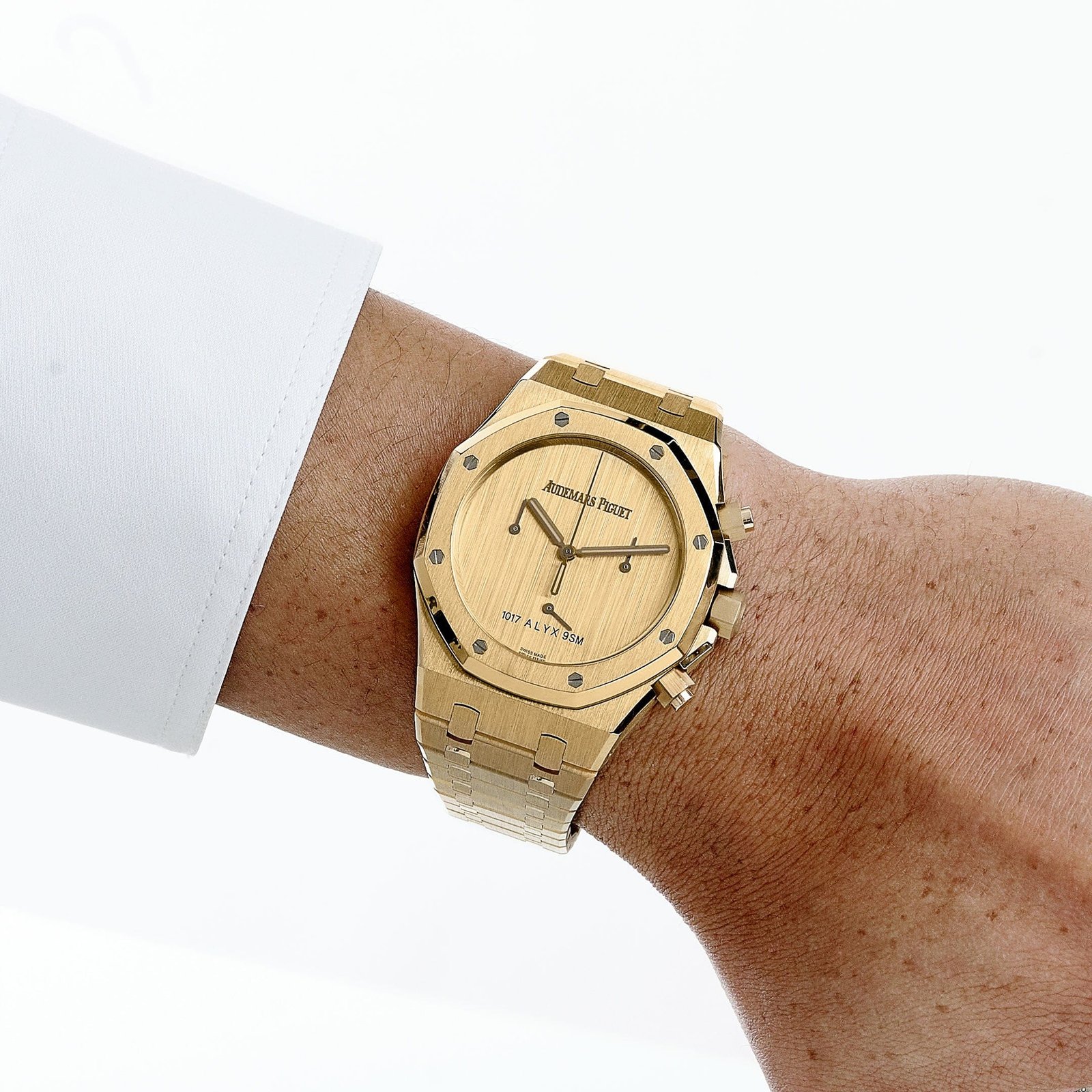 Audemars Piguet Royal Oak Chronograph 26240BA.OO.1320BA.01 '1017 ALYX 9SM' Yellow Gold Limited Edition of 202 - Image 2