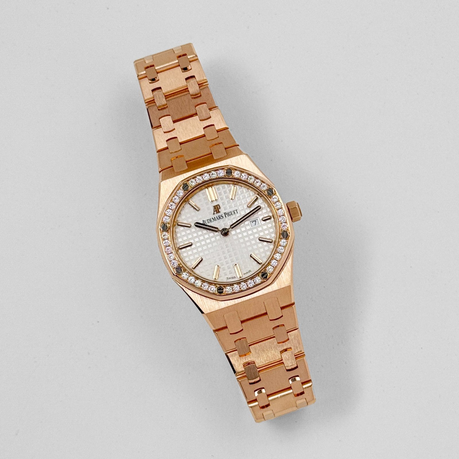 Audemars Piguet Royal Oak Quartz 67651OR.ZZ.1261OR.01 'Ladies' Rose Gold White Dial Diamond Bezel Quartz - Image 3