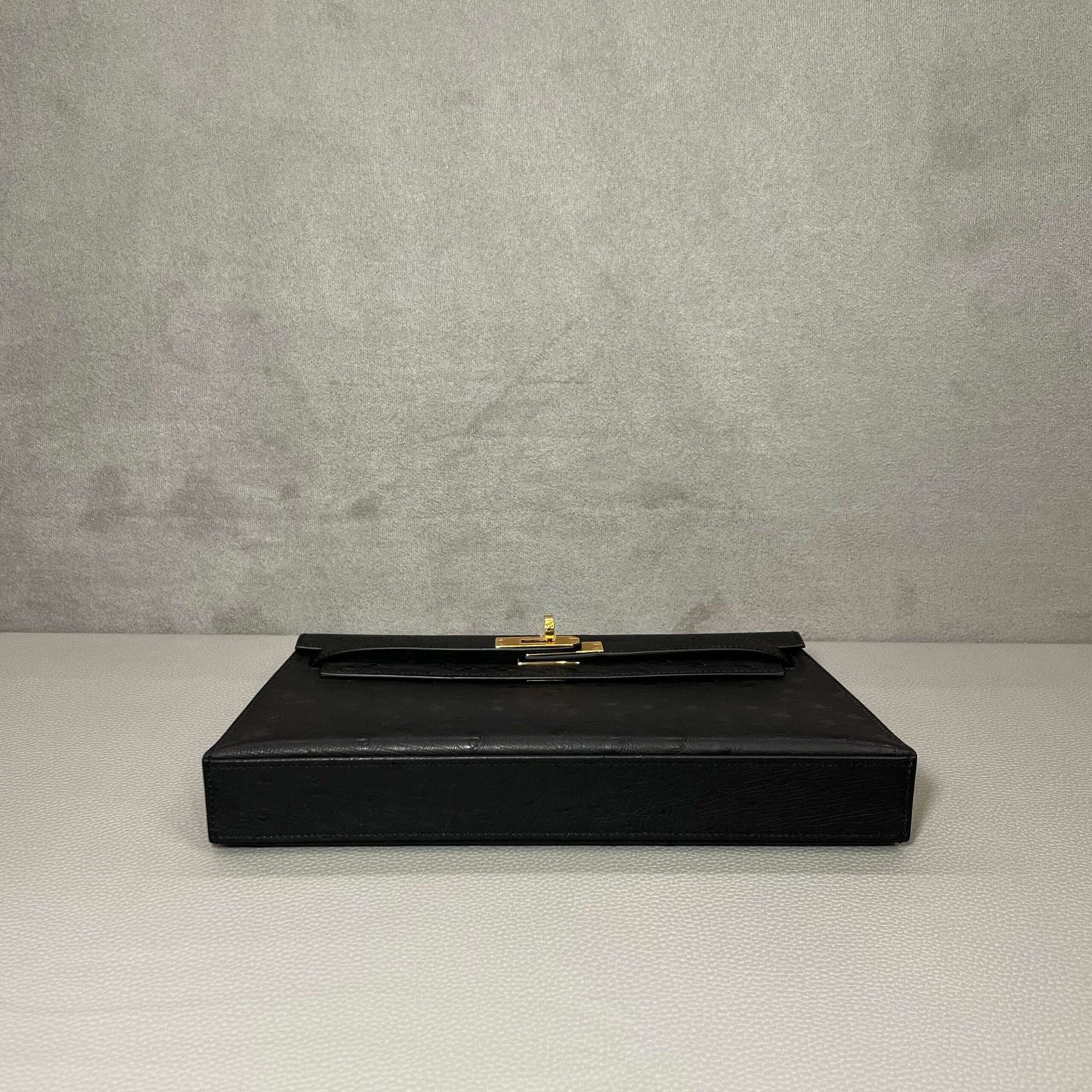 Hermès Noir Kelly Elan Ostrich Gold Hardware - Image 6