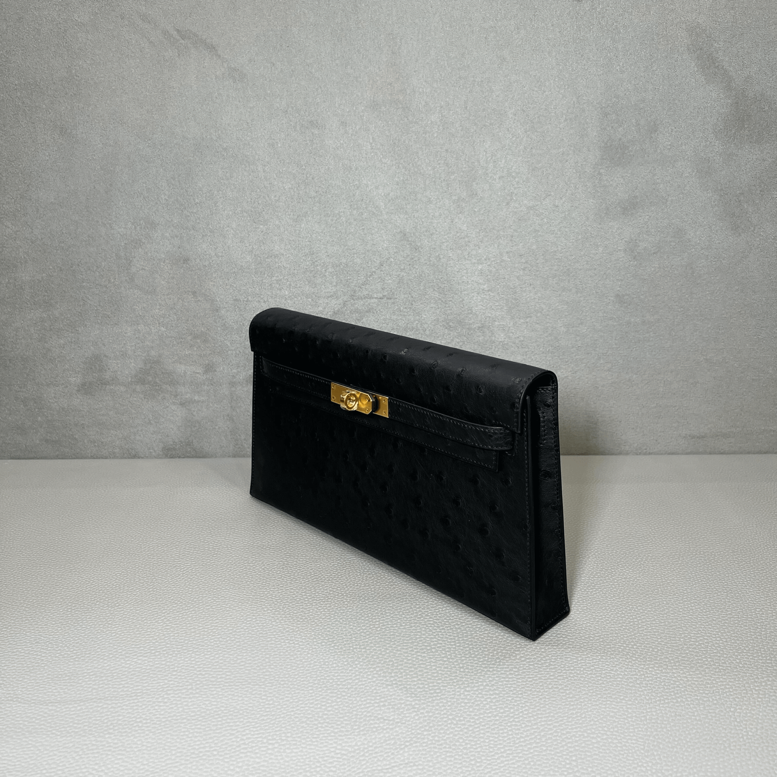 Hermès Noir Kelly Elan Ostrich Gold Hardware - Image 4