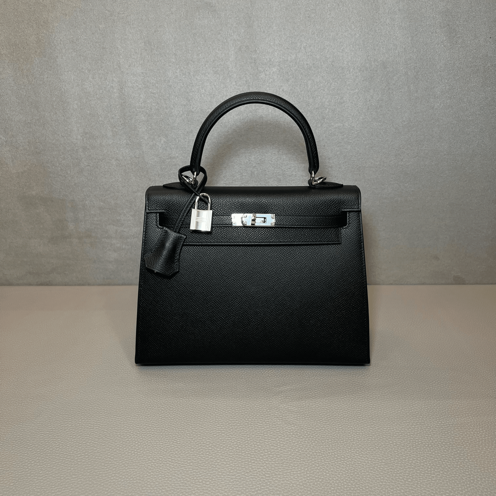 Hermès Noir Kelly Sellier 25 Epsom Palladium Hardware - Image 2