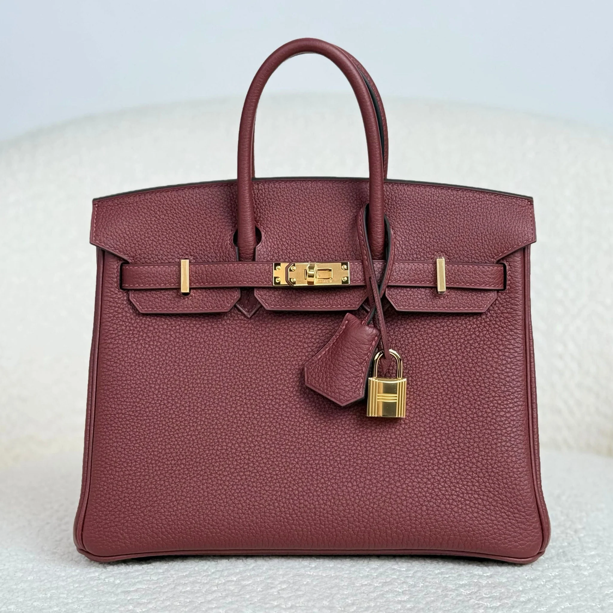 Hermès Rouge H Birkin 25 Togo Gold Hardware - Image 2