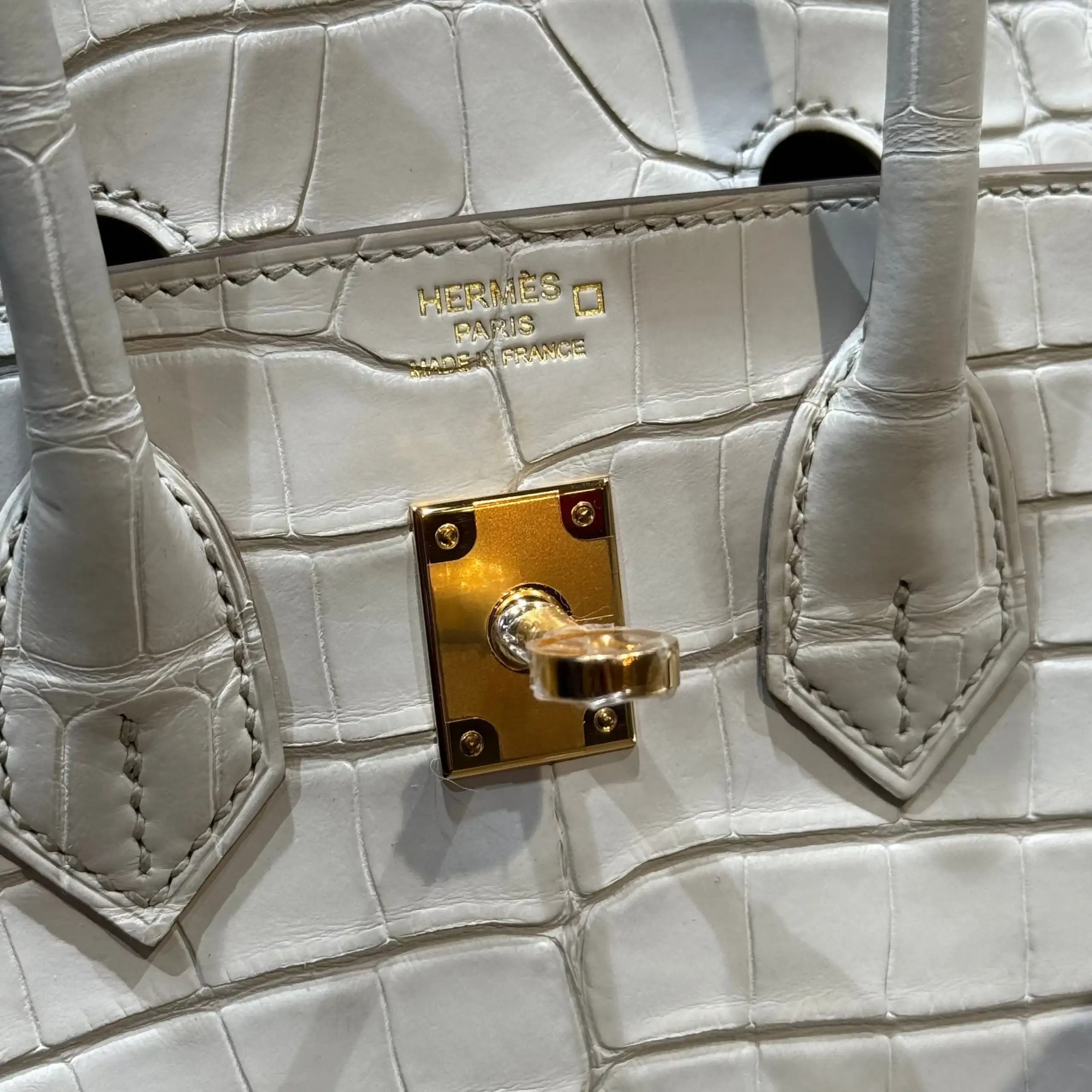 Hermès Beton Birkin 25 Matte Alligator Gold Hardware - Image 3