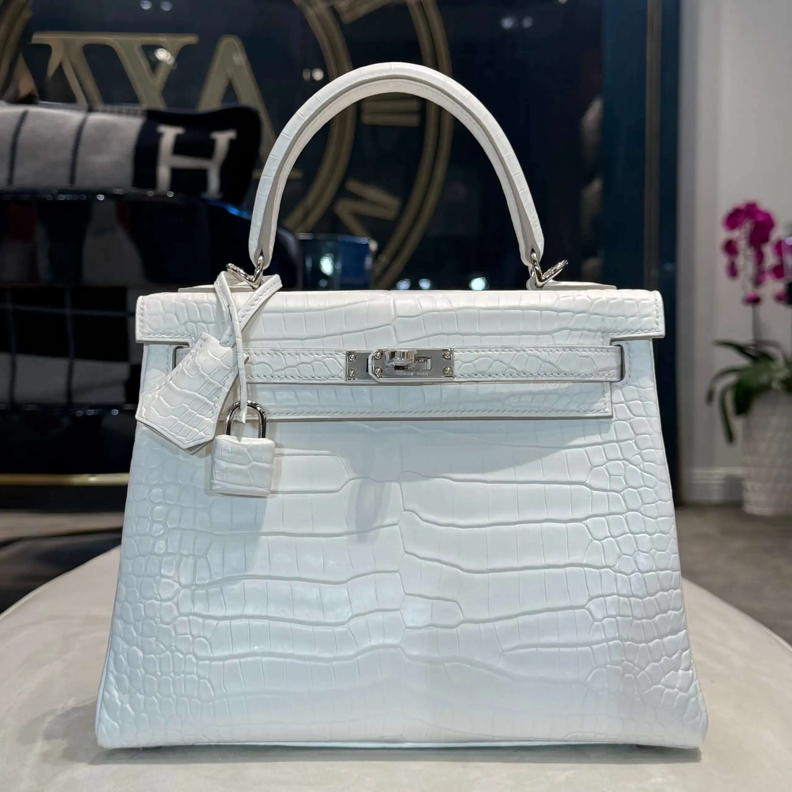 Hermès Chantilly Crème Kelly Retourne 25 Matte Crocodile Porosus Palladium Hardware - Image 3