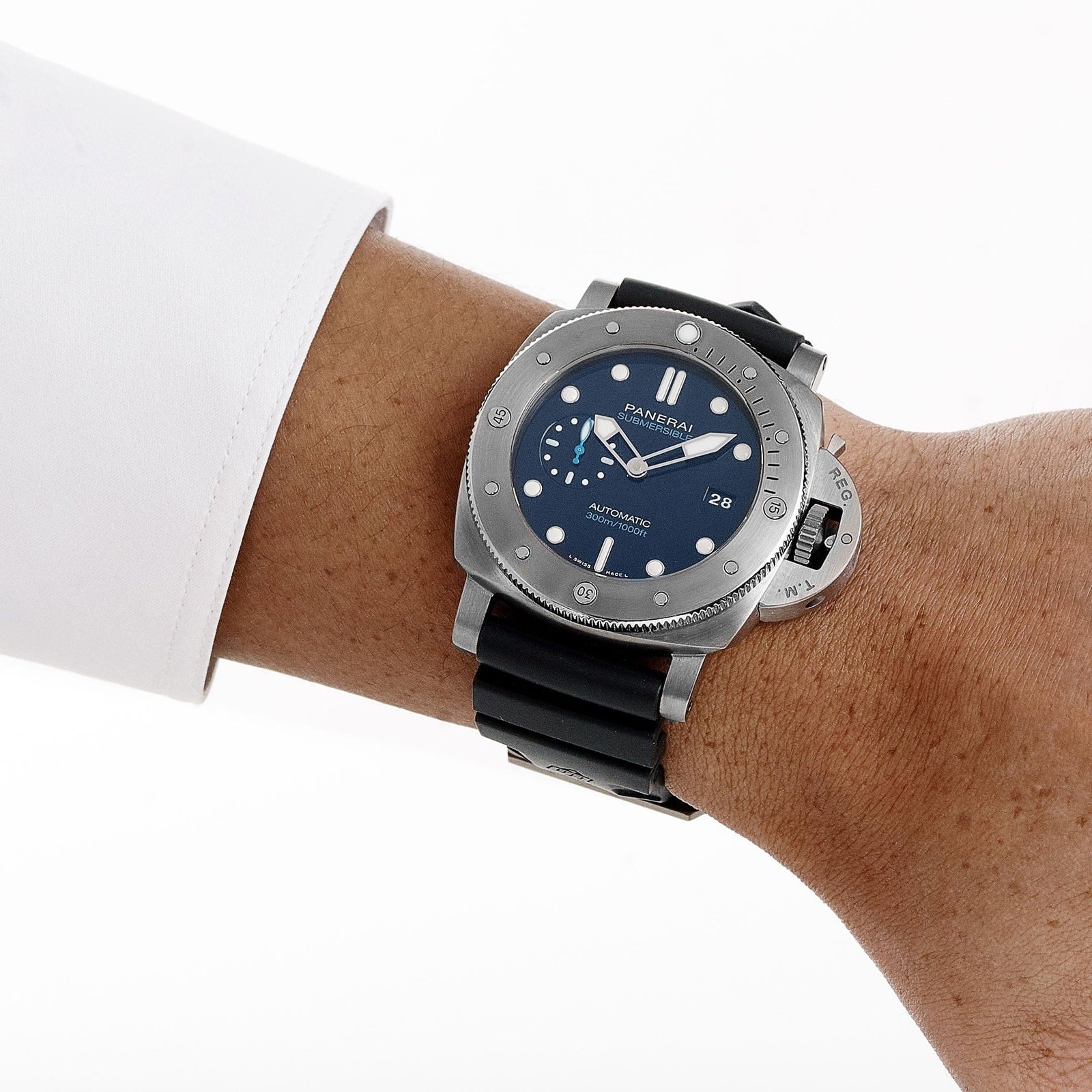 Panerai Submersible PAM02692 BMG-TECH Blue Dial (2024) - Image 2