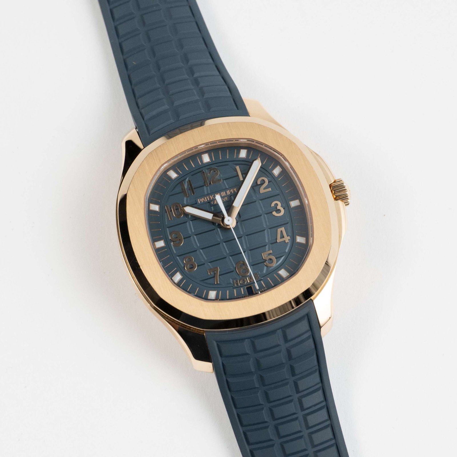 Patek Philippe Aquanaut 5269R-001 'Travel Time' Quartz Rose Gold Blue Dial (2024) - Image 2