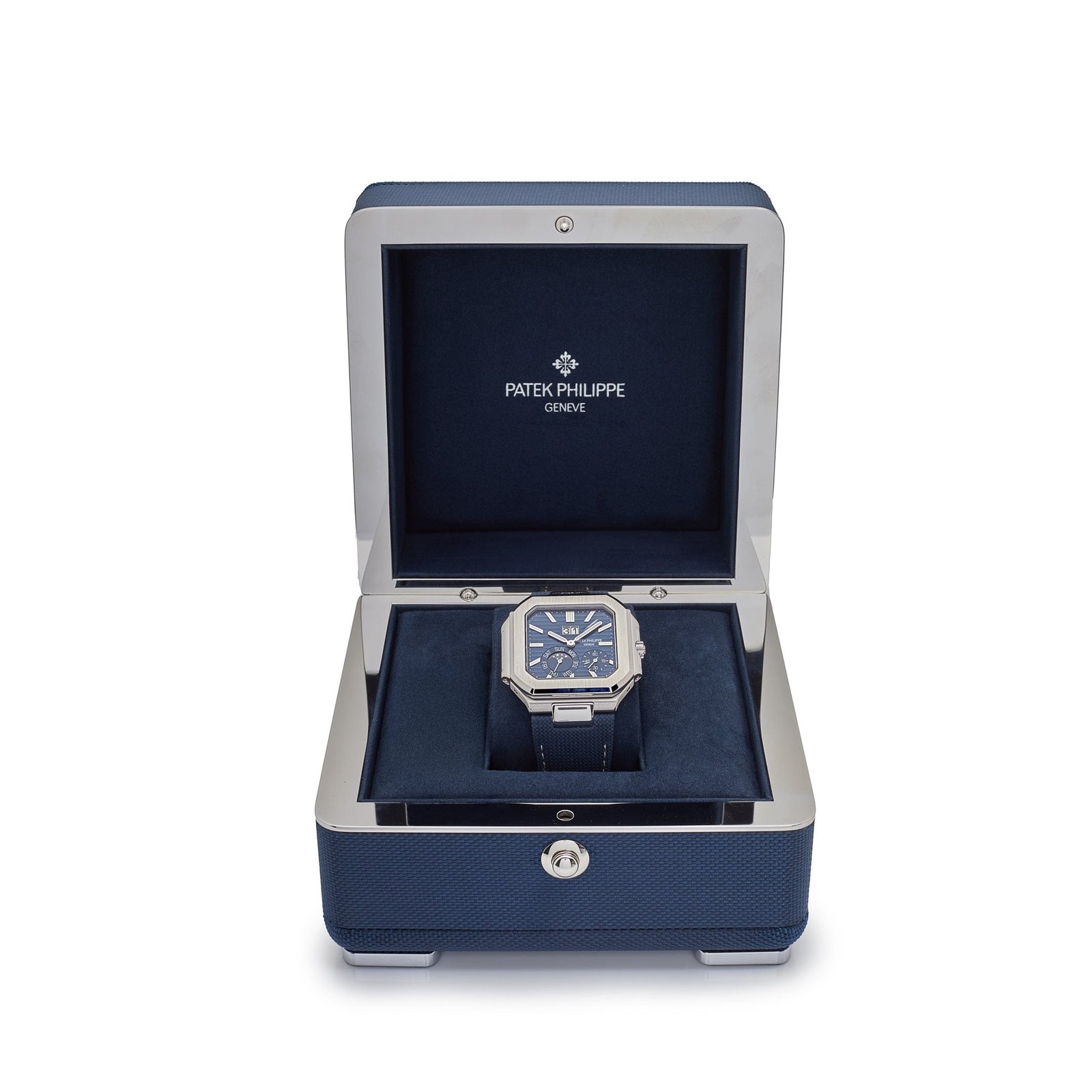 Patek Philippe Cubitus 5822P-001 Platinum Blue Dial Moon Phase (2024) - Image 9