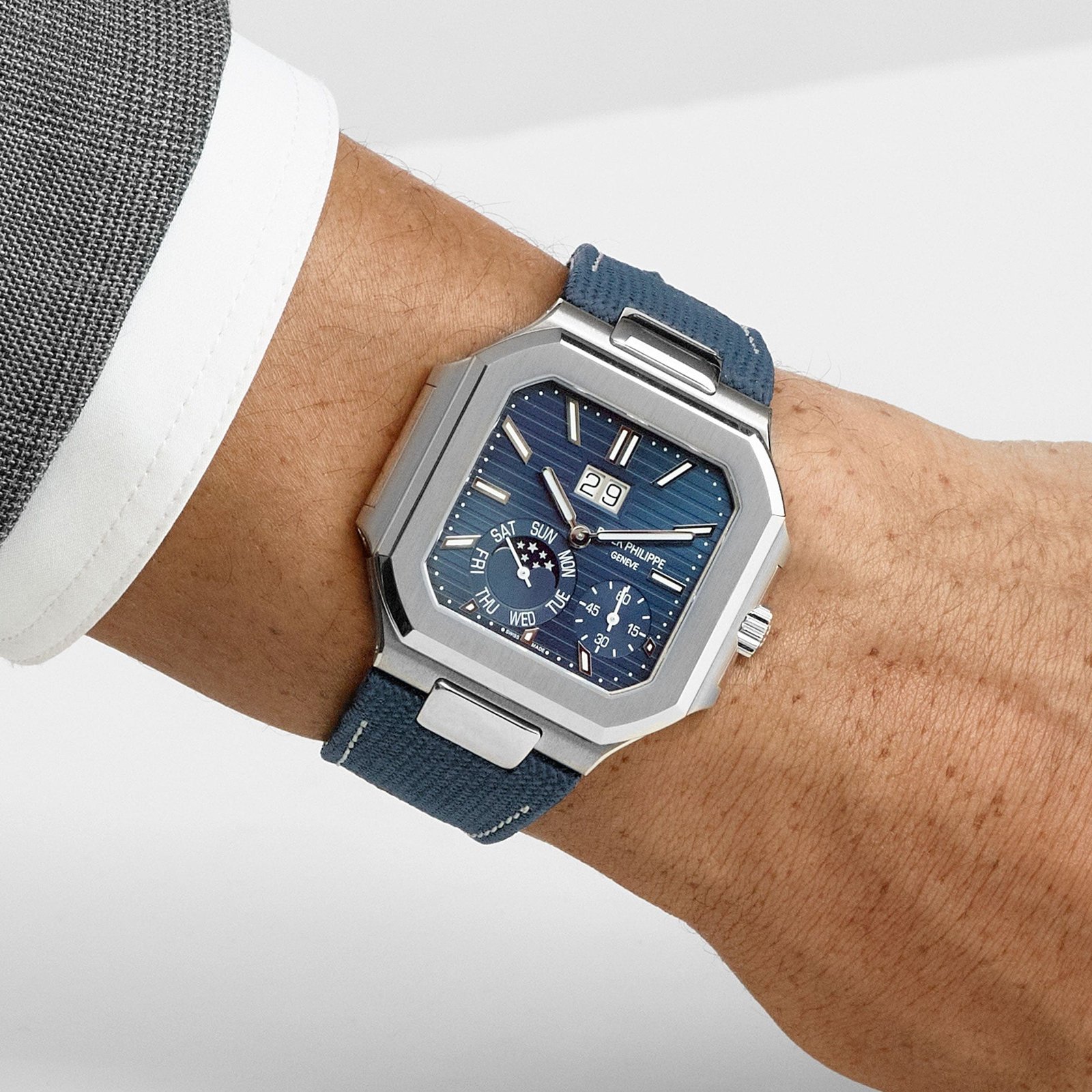 Patek Philippe Cubitus 5822P-001 Platinum Blue Dial Moon Phase (2024) - Image 2