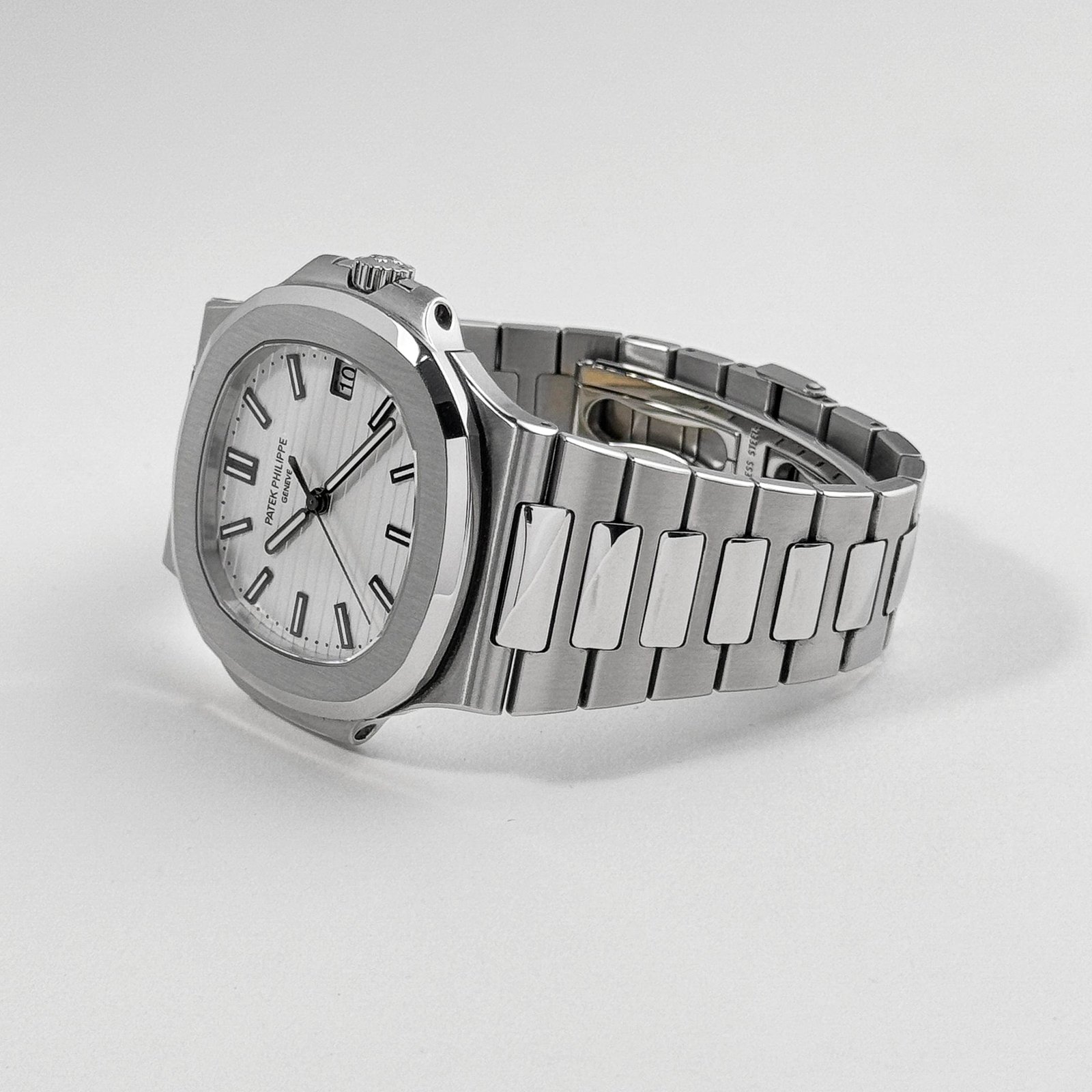 Patek Philippe Nautilus 5711/1A-011 Stainless Steel White Dial - Image 4