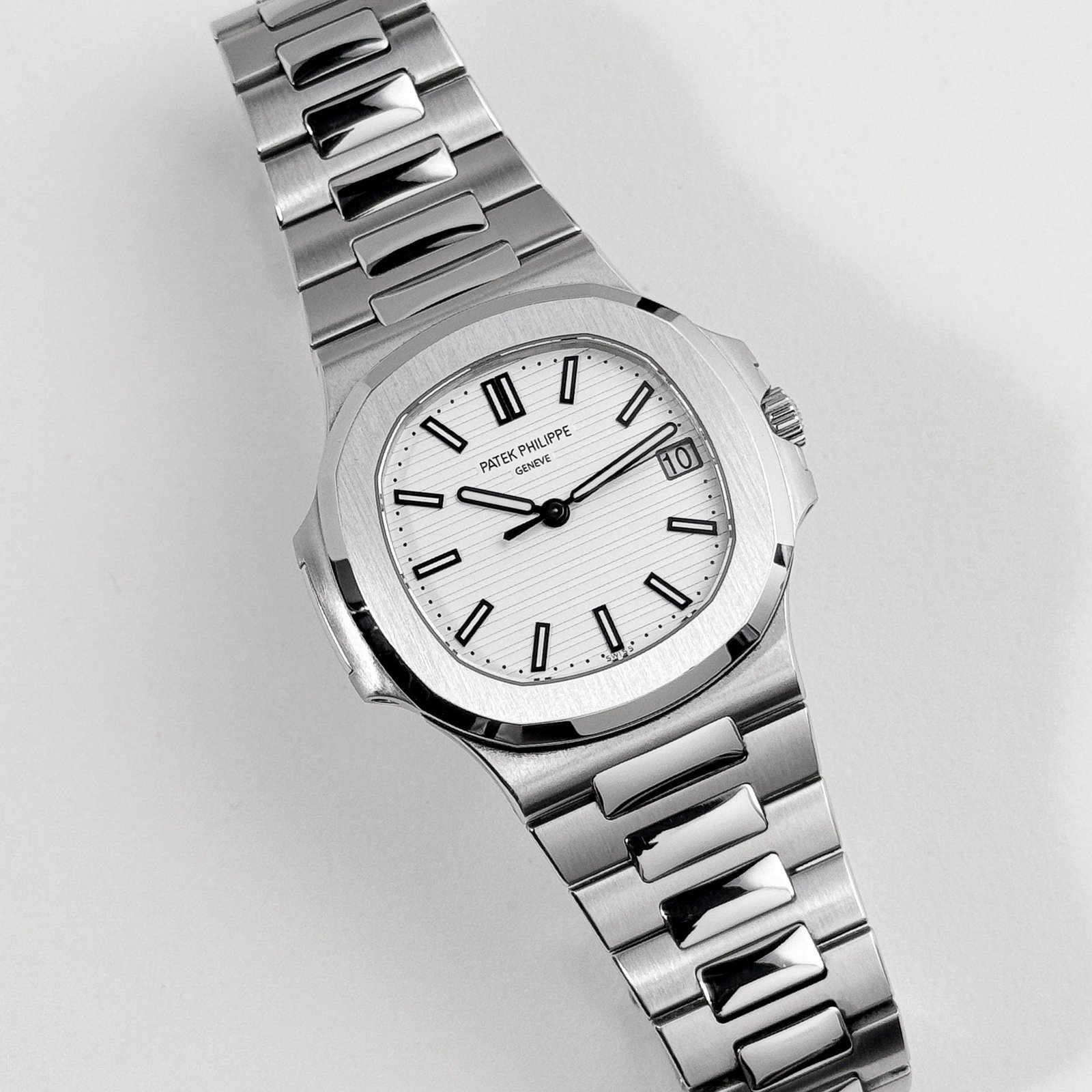 Patek Philippe Nautilus 5711/1A-011 Stainless Steel White Dial - Image 3