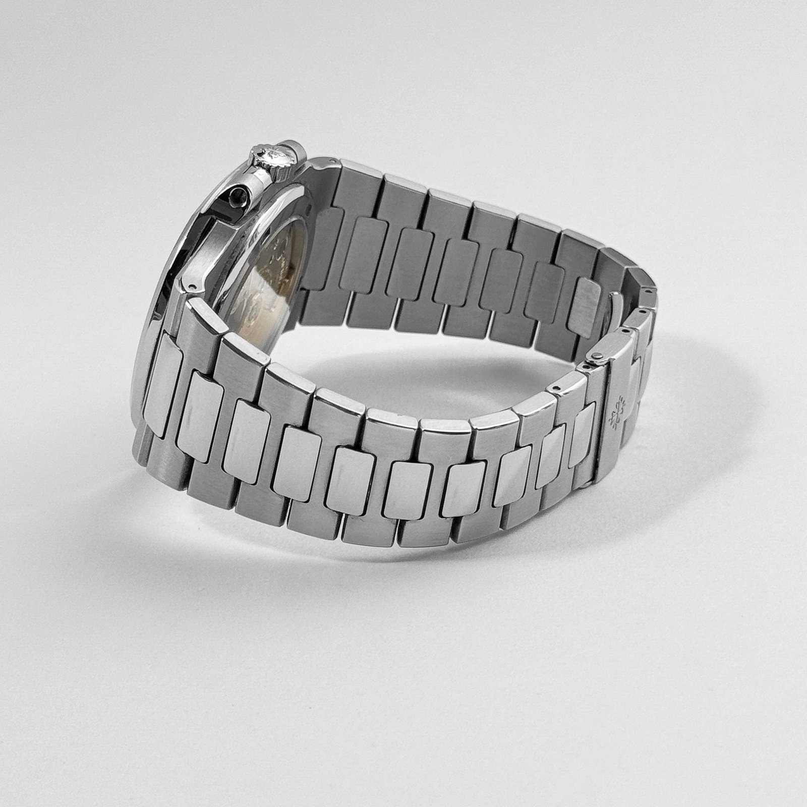 Patek Philippe Nautilus 5711/1A-011 Stainless Steel White Dial - Image 9