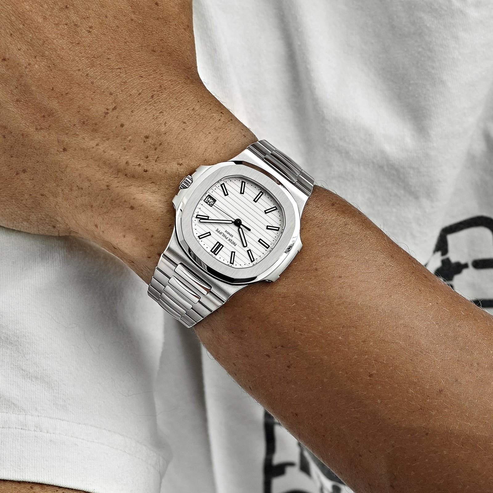 Patek Philippe Nautilus 5711/1A-011 Stainless Steel White Dial - Image 2