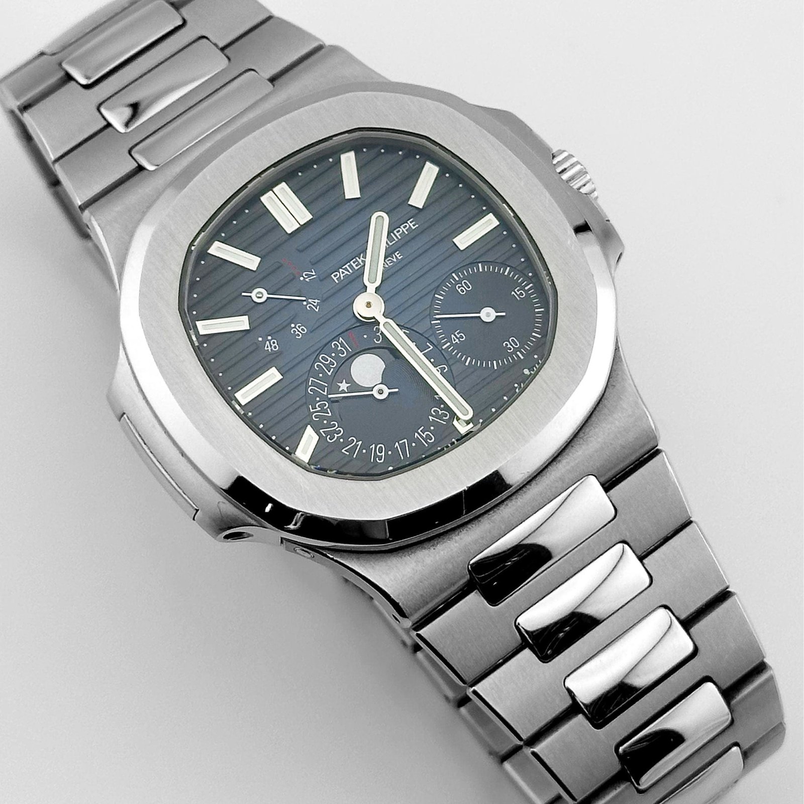 Patek Philippe Nautilus 5712/1A-001 Stainless Steel Blue Dial Moon Phases (2023) - Image 3