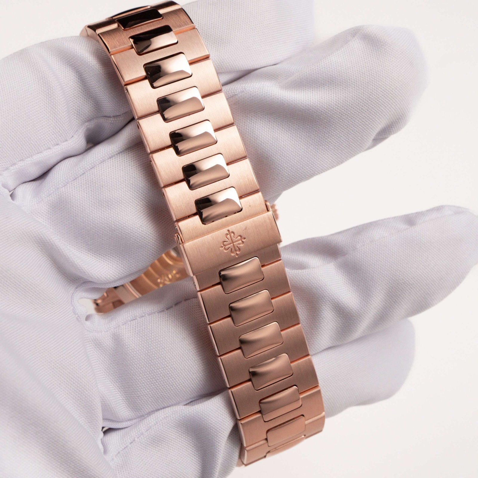 Patek Philippe Nautilus 5980/1R-001 Chronograph Rose Gold (2020) - Image 12