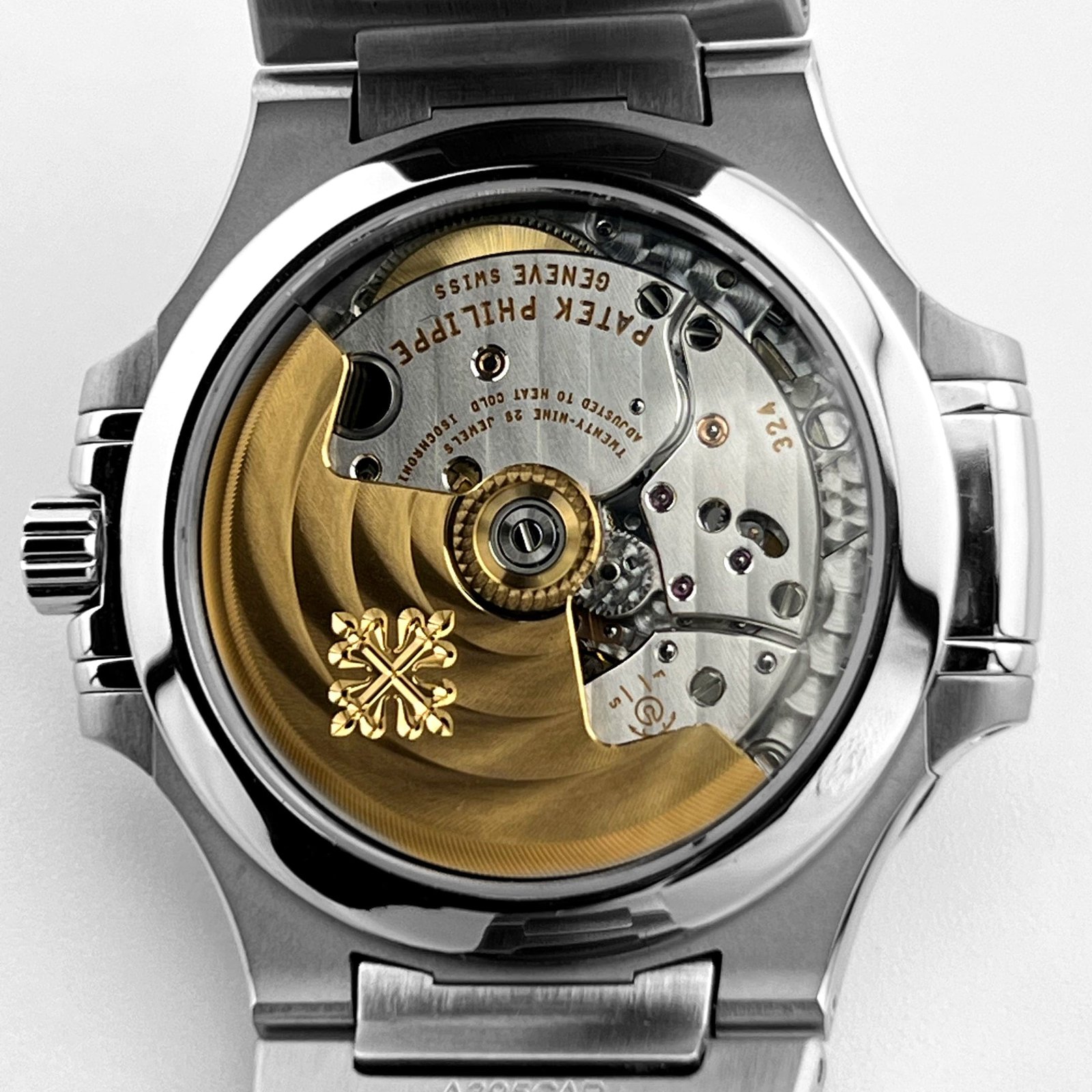 Patek Philippe Nautilus 7118/1200A-001 'Ladies' Blue Dial Diamond Bezel (2022) - Image 10