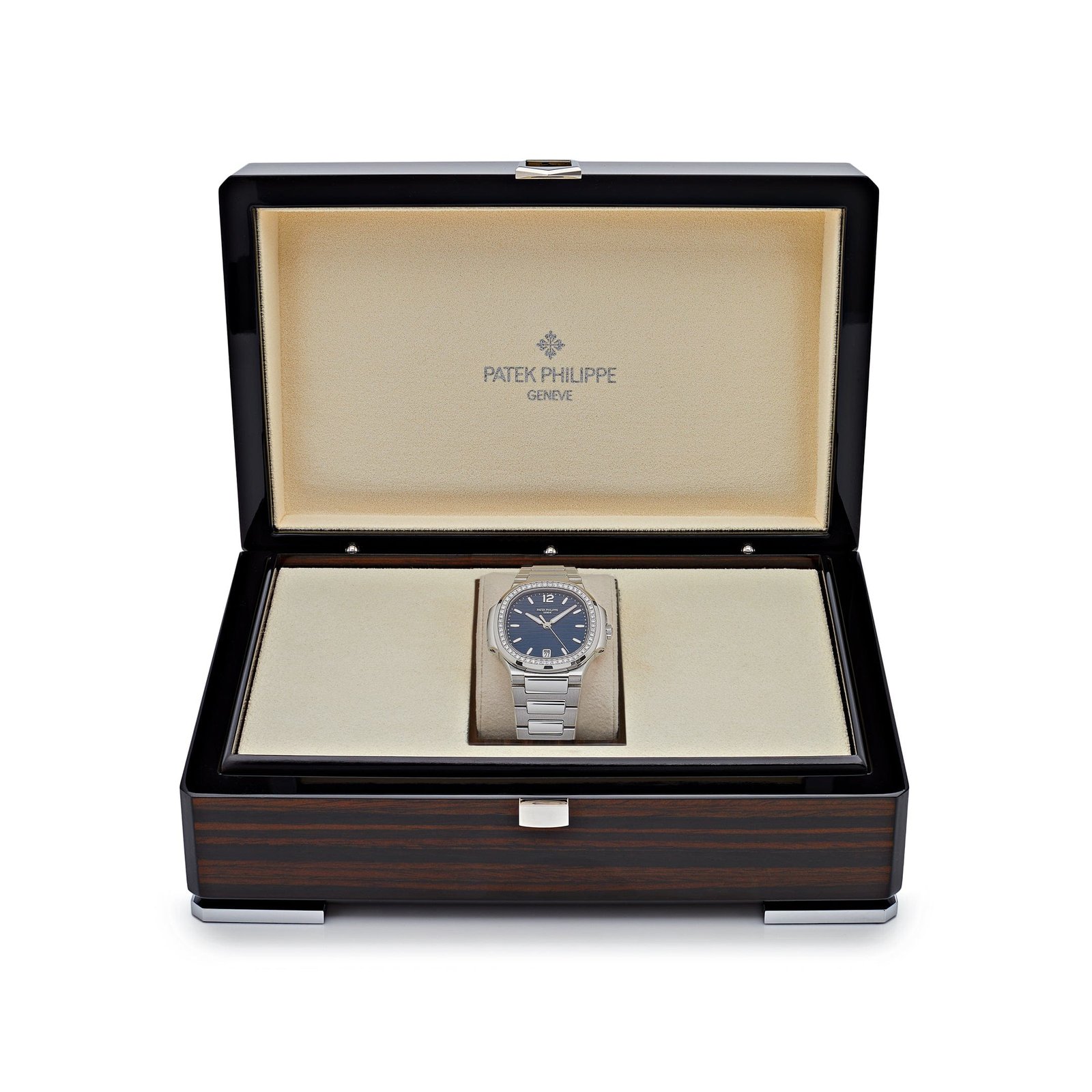 Patek Philippe Nautilus 7118/1200A-001 'Ladies' Blue Dial Diamond Bezel (2022) - Image 12