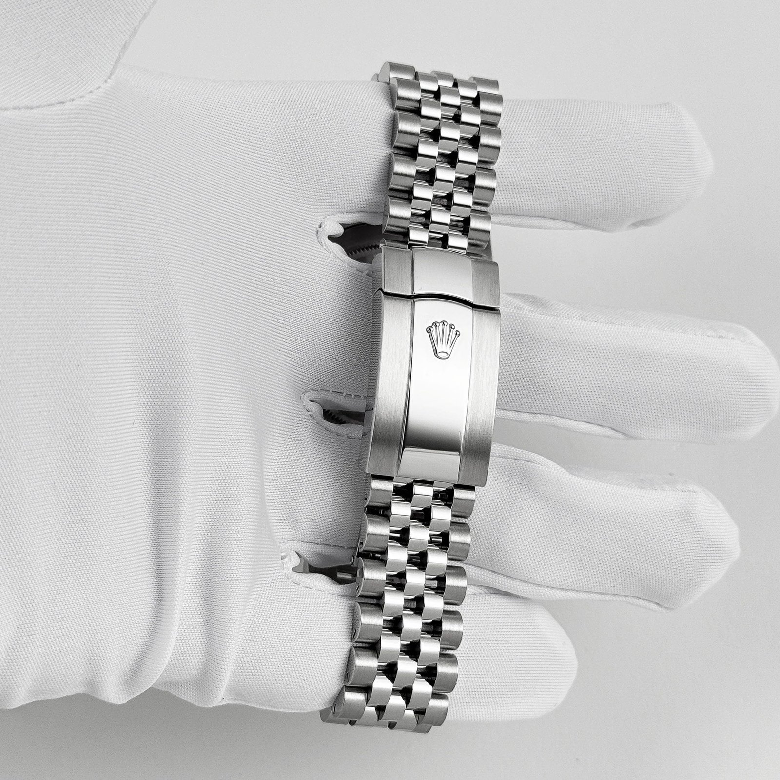 Rolex Datejust 41 126300 Stainless Steel Green Dial Jubilee (2025) - Image 11