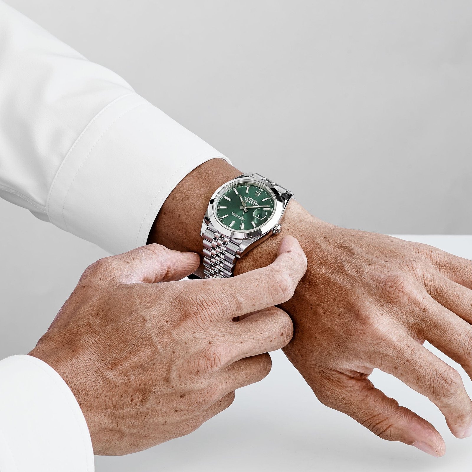 Rolex Datejust 41 126300 Stainless Steel Green Dial Jubilee (2025) - Image 2