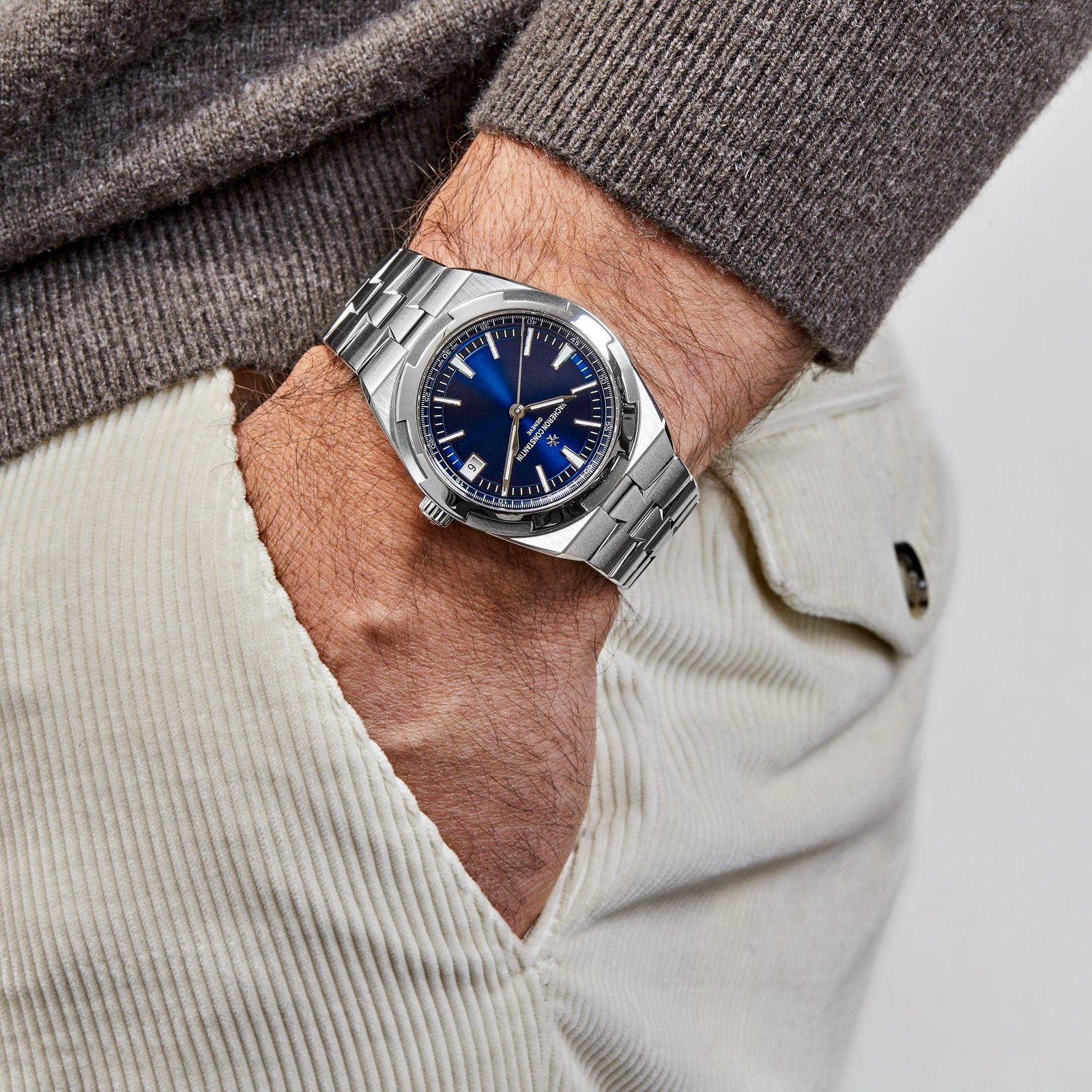 Vacheron Constantin Overseas 4500V/110A-B128 Stainless Steel Blue Dial - Image 2