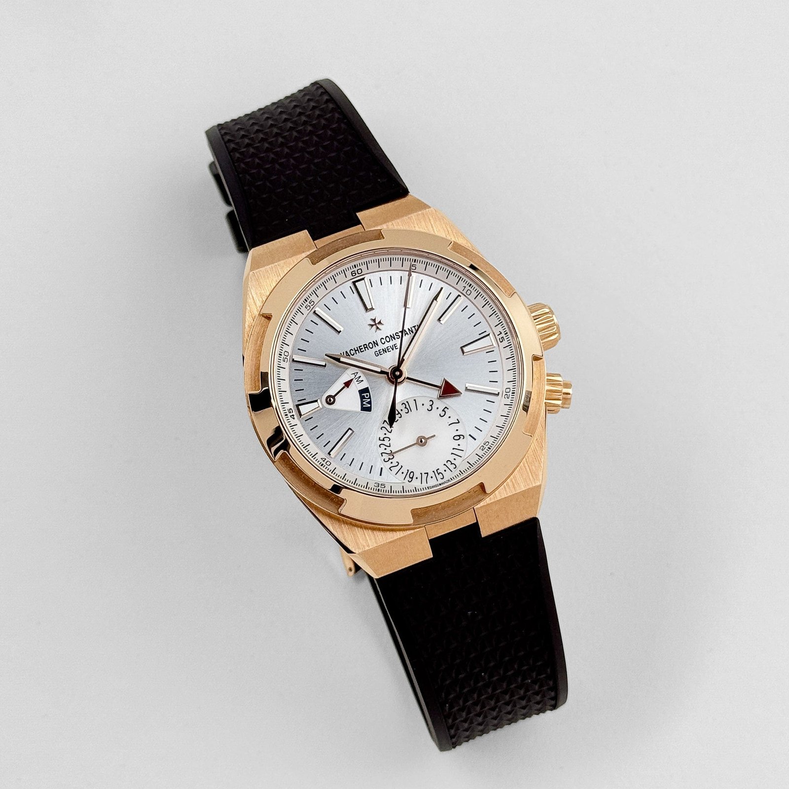 Vacheron Constantin Overseas Dual Time 7900V/000R-B336 Rose Gold Silver Dial - Image 4