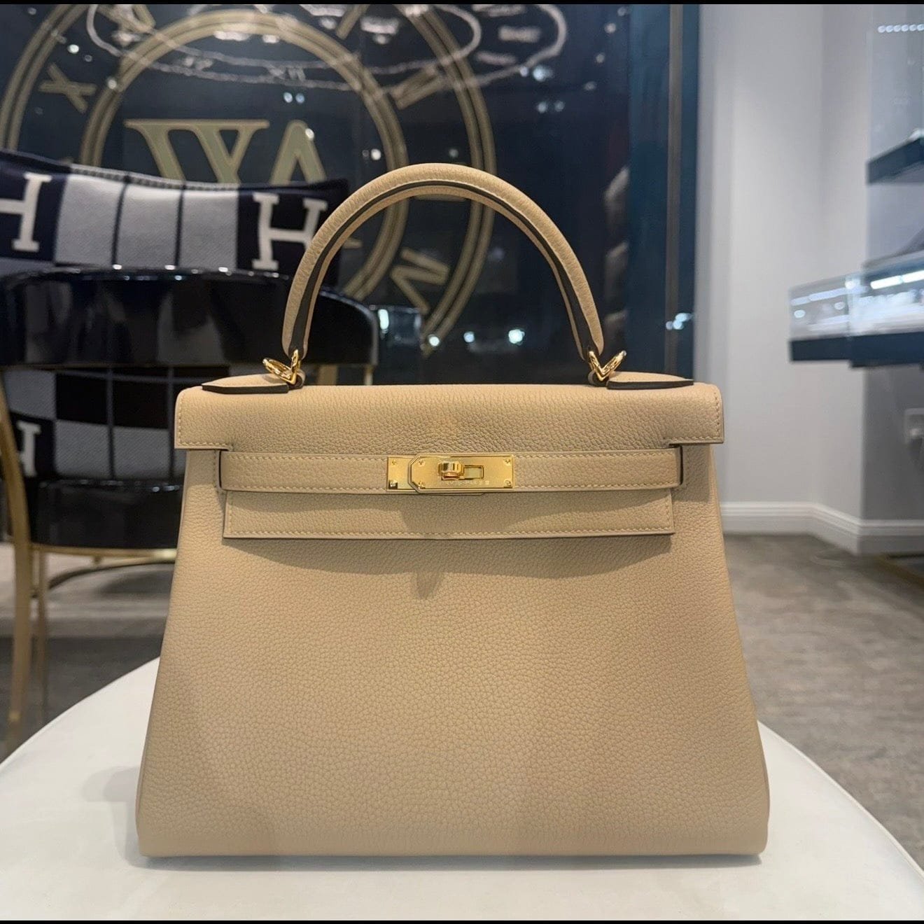 Hermès Poussiere Kelly Retourne 28 Togo Gold Hardware