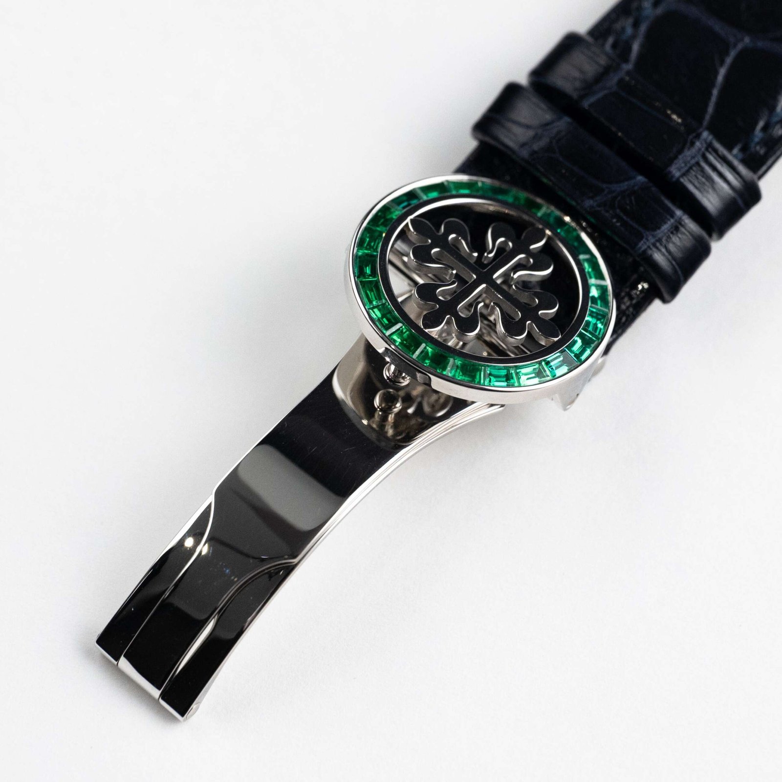 Patek Philippe Celestial Joaillerie Grand Complications 6104/13P-010 Platinum Blue Dial Emerald Bezel (2025) - Image 10