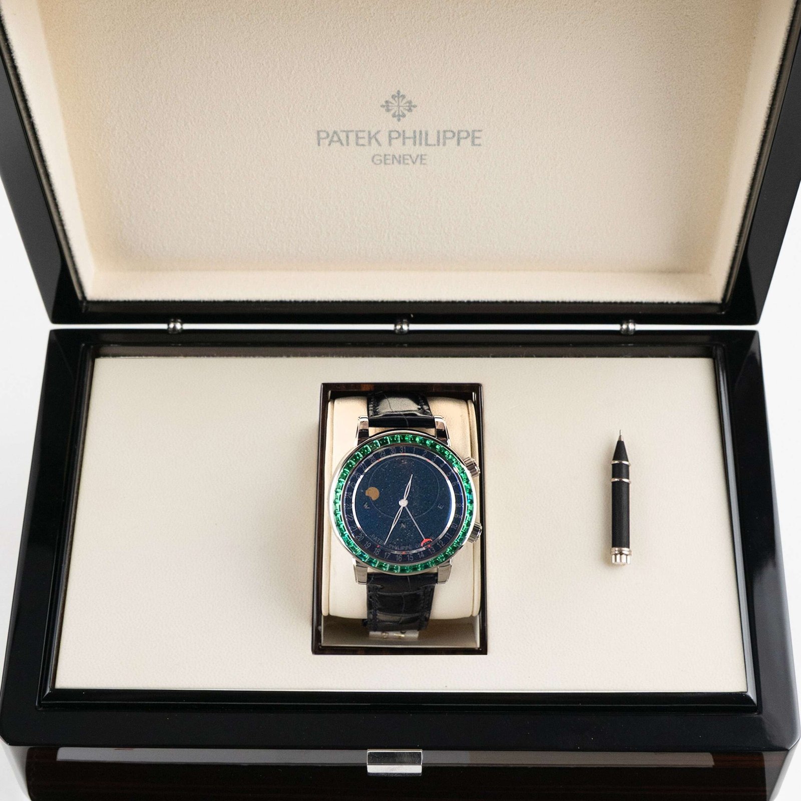Patek Philippe Celestial Joaillerie Grand Complications 6104/13P-010 Platinum Blue Dial Emerald Bezel (2025) - Image 11