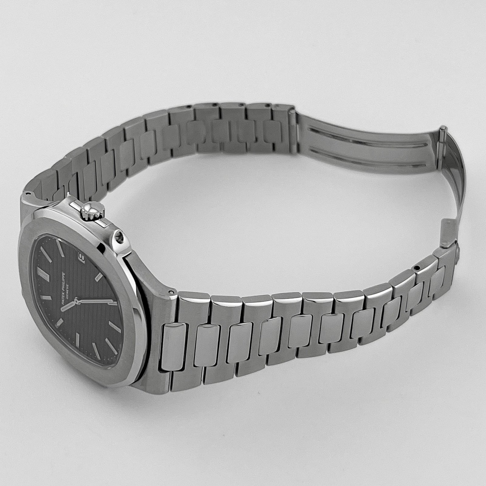 Patek Philippe Nautilus 3700/11 Vintage Stainless Steel Black Dial (1982) - Image 9
