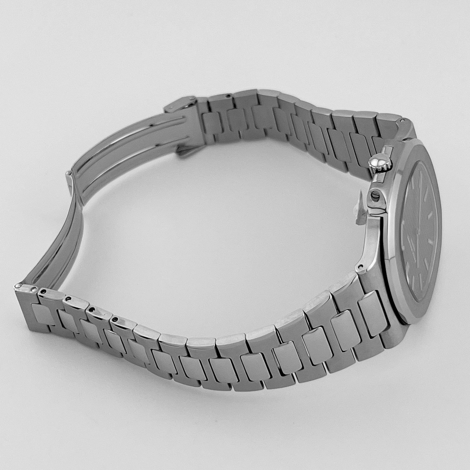 Patek Philippe Nautilus 3700/11 Vintage Stainless Steel Black Dial (1982) - Image 8